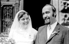 Svatba, 23.6.1973 - před radnicí Svatba, 23.6.1973 - před radnicí