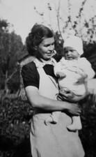 s maminkou, 1940