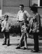 Na výletě, 1975